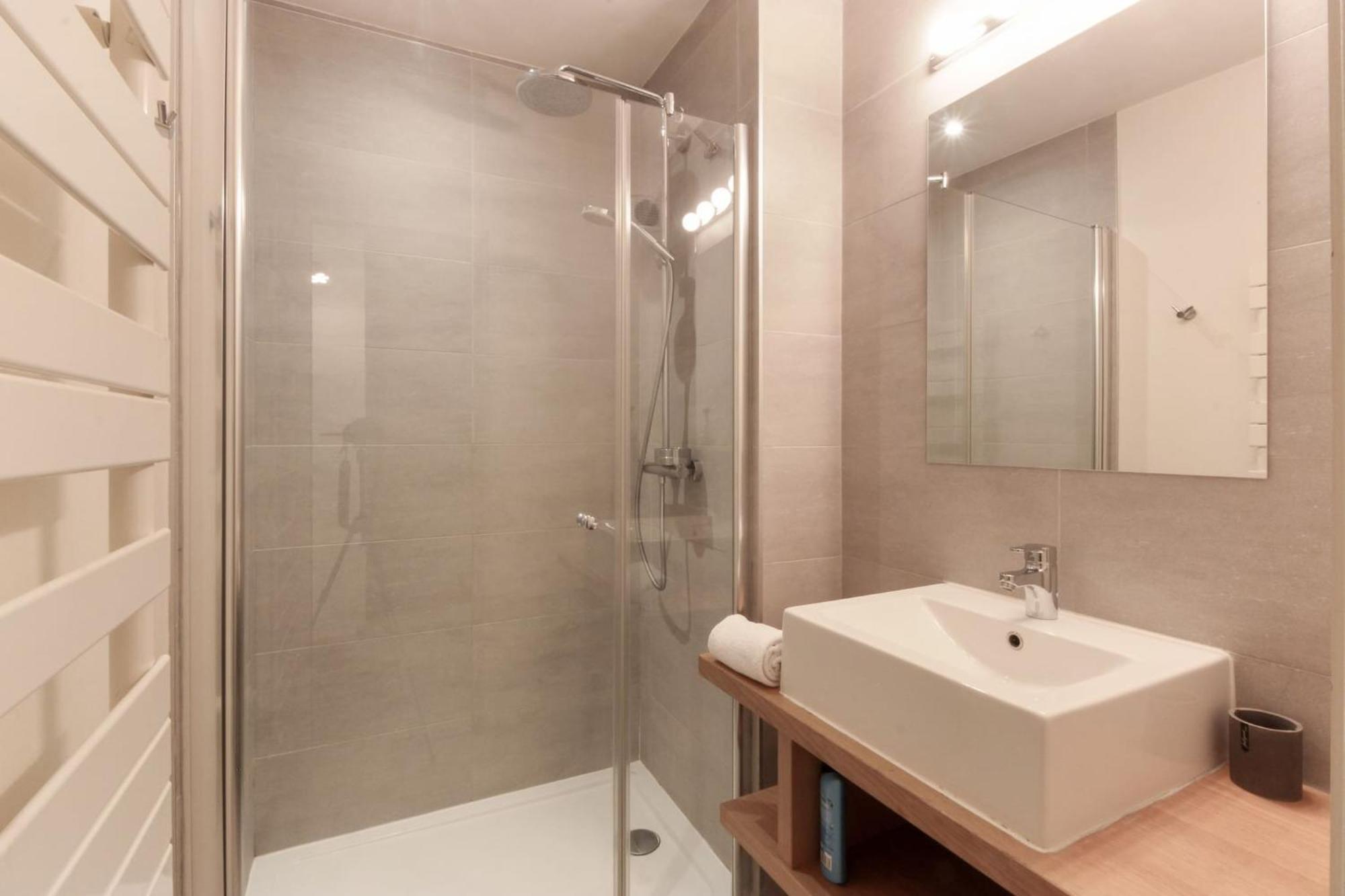 Nook 42 - The Loft - Central 2Br W/ Balcony Views シャモニー エクステリア 写真