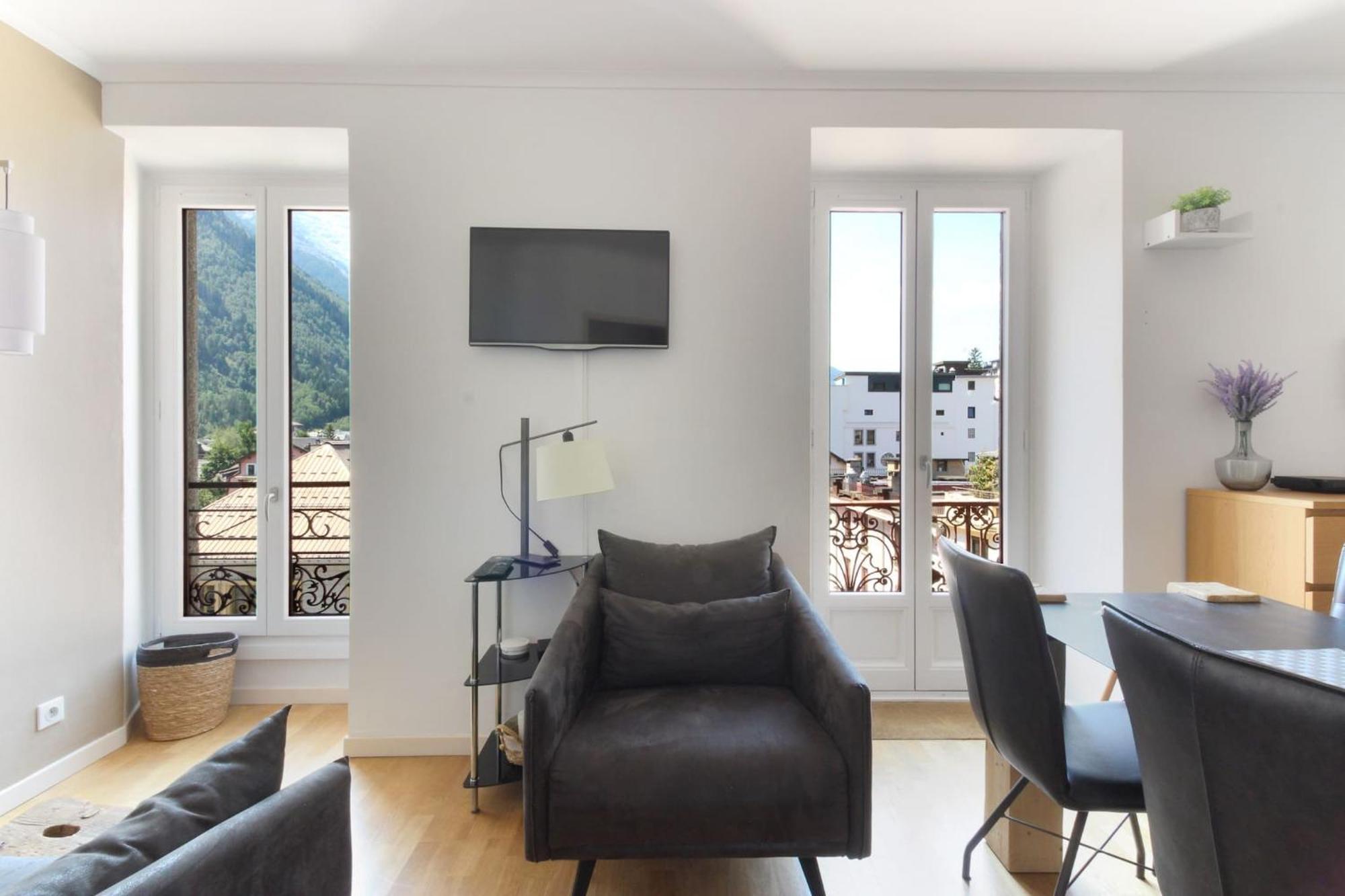 Nook 42 - The Loft - Central 2Br W/ Balcony Views シャモニー エクステリア 写真